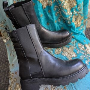 Vagabond Black Combat Boots